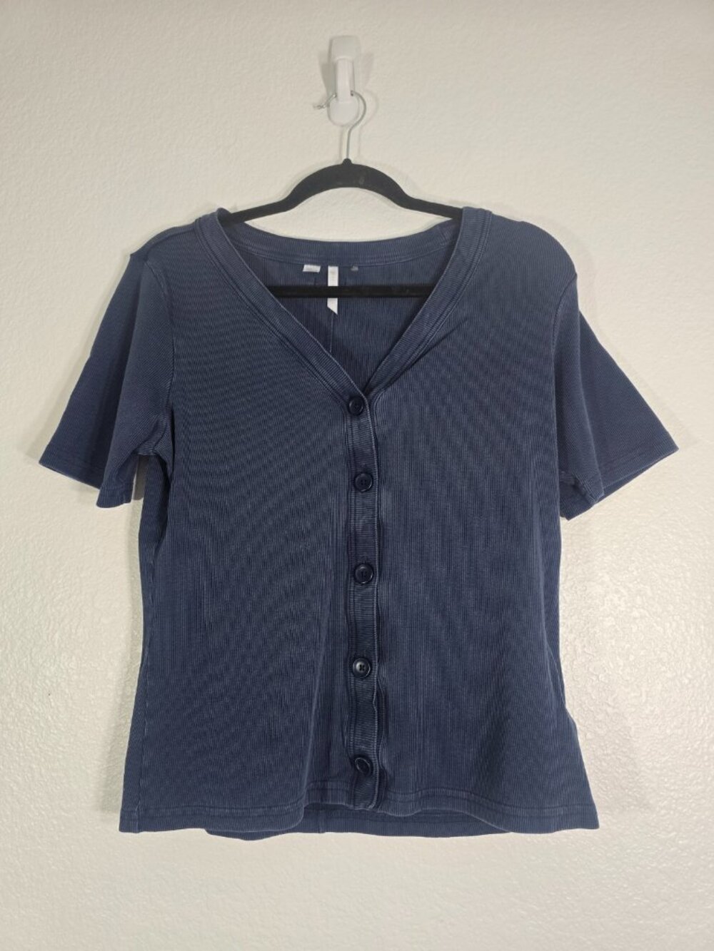 Travis Mathew Button Up Shirt Women Large Blue V Neck Ribbed Fitted Casual